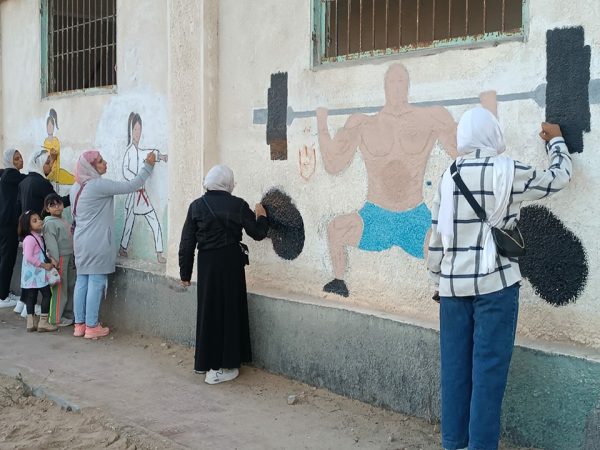 شباب العريش يُبدعون في مشروع تطوعي للنظافة ورسم اللوحات الفنية - 7 - سيناء الإخبارية