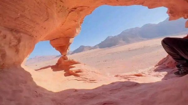 محافظ جنوب سيناء يبحث مع مشايخ القبائل سبل تطوير السياحة في منطقة معابد تحتور - 7 - سيناء الإخبارية