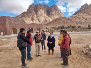 شركة مياه الشرب والصرف الصحي تجرى جولة ميدانية لمتابعة سير الأعمال بسانت كاترين - 5 - سيناء الإخبارية