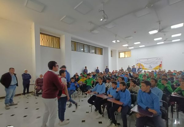 300 طالب وطالبة في جنوب سيناء يخضعون لفحوصات شاملة ضمن مشروع "معًا لقوام أفضل" - 5 - سيناء الإخبارية