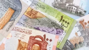عقب سقوط بشار الأسد..الليرة السورية تشهد انهيارًا تامًا أمام العملات العربية والأجنبية - 3 - سيناء الإخبارية