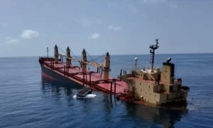 كارثة بيئية تهدد سواحل القصير بعد غرق سفينة شحن محملة بالوقود في البحر الأحمر - 3 - سيناء الإخبارية