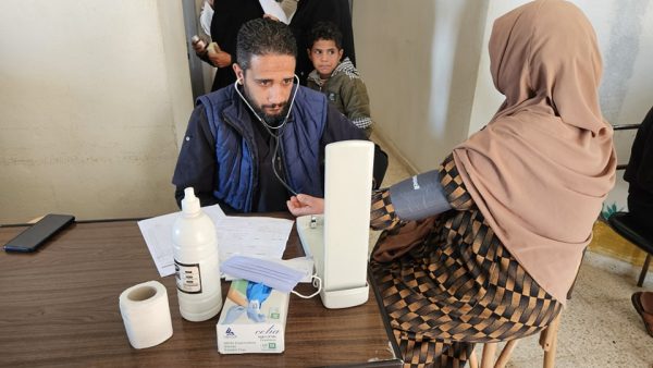 قافلة طبية شاملة تقدم خدماتها المجانية لـ 321 مواطنًا في قرية السكاسكة بشمال سيناء - 5 - سيناء الإخبارية