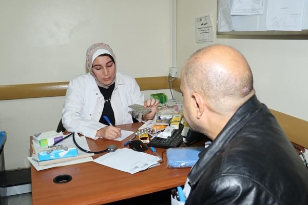 قافلة طبية شاملة من الجامعة البريطانية تخدم 520 مواطنًا في شرم الشيخ وطور سيناء - 7 - سيناء الإخبارية