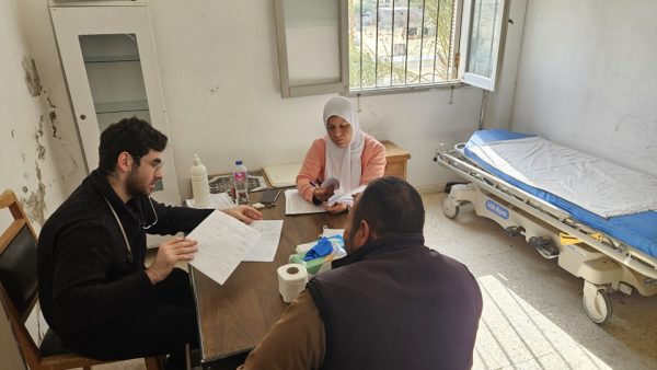 قافلة طبية شاملة تقدم خدماتها المجانية لـ 321 مواطنًا في قرية السكاسكة بشمال سيناء - 13 - سيناء الإخبارية