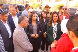 مايا مرسي تتفقد الخدمات التي يقدمها الهلال الأحمر المصري في نقل المساعدات الإنسانية بغزة - 3 - سيناء الإخبارية
