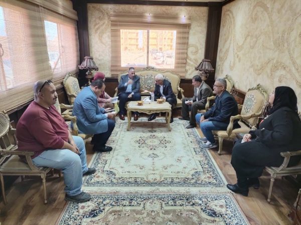 مجاور يلتقي عدد من مواطني شمال سيناء عقب انتهاء المنتدى الوطني لبناء الوعي - 9 - سيناء الإخبارية