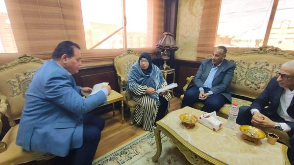 مجاور يلتقي عدد من مواطني شمال سيناء عقب انتهاء المنتدى الوطني لبناء الوعي - 11 - سيناء الإخبارية