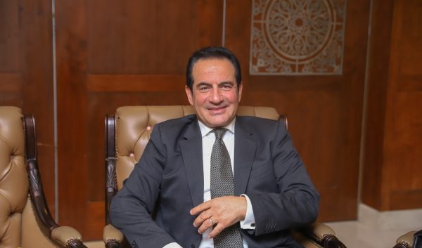 محمد ثروت ناعيا الملحن محمد رحيم: محطة مهمة في حياة المطربين وحزن لغياب التقدير - 3 - سيناء الإخبارية