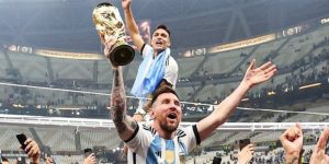 ميسي يحتفل بذكرى تتويجه رفقة منتخب التانجو ببطولة كأس العالم قطر 2022 - 3 - سيناء الإخبارية