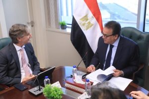 وزارة الصحة وبرنامج الأمم المتحدة الإنمائي يوقعان اتفاقية لتعزيز إدارة النفايات الطبية - 5 - سيناء الإخبارية
