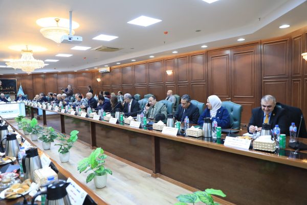 وزير التعليم العالي يشدد على ربط البحث العلمي بالصناعة خلال اجتماع الأعلى للجامعات - 1 - سيناء الإخبارية