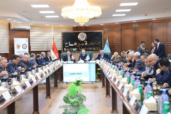 وزير التعليم العالي يشدد على ربط البحث العلمي بالصناعة خلال اجتماع الأعلى للجامعات - 3 - سيناء الإخبارية