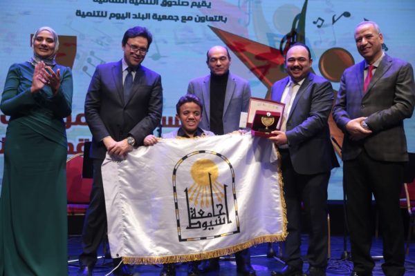 وزير الثقافة يكرم مواهب ذوي الهمم في الدورة السابعة لمسابقة المواهب الذهبية - 19 - سيناء الإخبارية