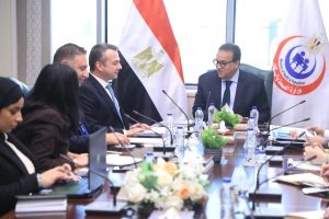 وزير الصحة والسكان يستقبل رئيس مجلس إدارة شركة "ENKA" العالمية لبحث سبل التعاون في القطاع الصحى - 1 - سيناء الإخبارية