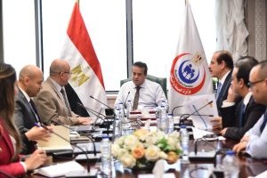 وزير الصحة يستعرض مع ممثل منظمة الصحة العالمية سبل التعاون لمواجهة تداعيات الحروب في غزة والسودان - 1 - سيناء الإخبارية