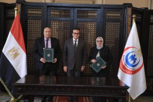 وزير الصحة يشهد توقيع بروتوكول تعاون مع صندوق التعويض عن مخاطر المهن الطبية لدعم البرامج التدريبية للعاملين بالوزارة - 3 - سيناء الإخبارية