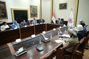 وزير الصحة يعقد اجتماعاً لتخفيض وتوحيد أسعار الكشف عن المواد المخدرة للعاملين بالجهاز الإداري للدولة - 5 - سيناء الإخبارية