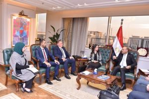 وزير العمل يؤكد على تفعيل التعاون في مجالات التدريب المهني والتشغيل - 5 - سيناء الإخبارية