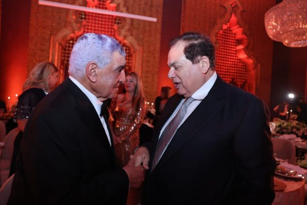 زاهي حواس يحتفل بزفاف نجله كريم في حفل بهيج بحضور كبير.. صور - 7 - سيناء الإخبارية