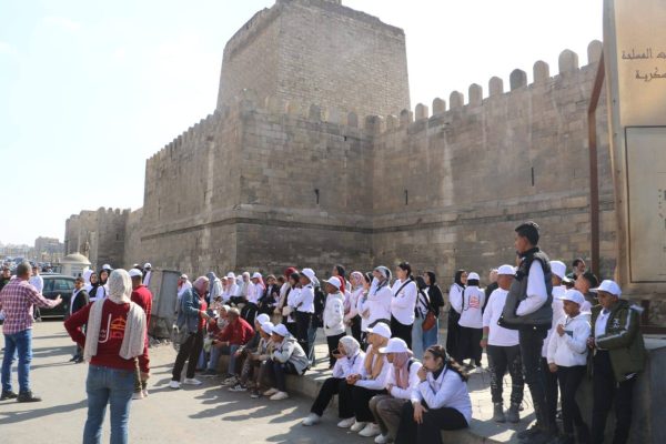 200 طفل من المحافظات الحدودية يزورون شارع المعز في إطار مشروع "أهل مصر" - 3 - سيناء الإخبارية