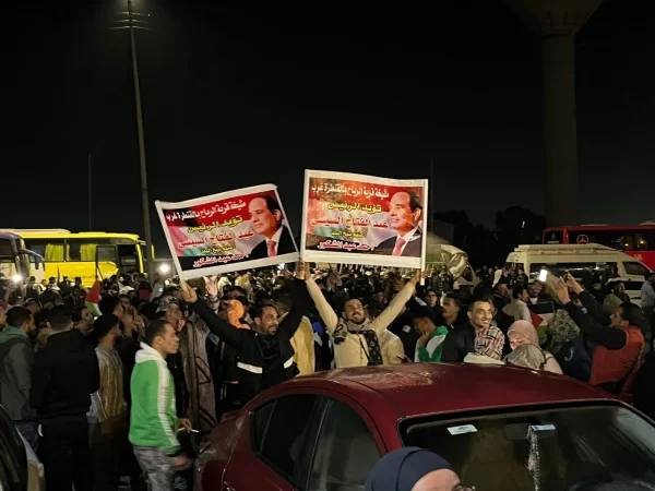 زحف مصري إلى معبر رفح رفضًا لتهجير الفلسطينيين بعد تصريحات دونالد ترامب - 5 - سيناء الإخبارية