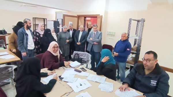 حمزة رضوان يتابع تصحيح امتحانات الشهادة الإعدادية في شمال سيناء - 11 - سيناء الإخبارية