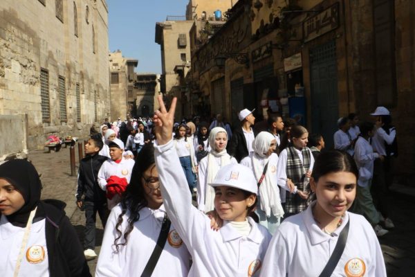 200 طفل من المحافظات الحدودية يزورون شارع المعز في إطار مشروع "أهل مصر" - 29 - سيناء الإخبارية