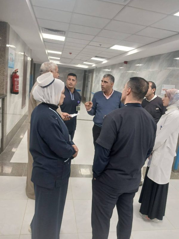 مدير الرعاية الثانوية يتفقد مجمع الفيروز الطبي بطور سيناء لتقييم مستوى الخدمات الصحية - 5 - سيناء الإخبارية