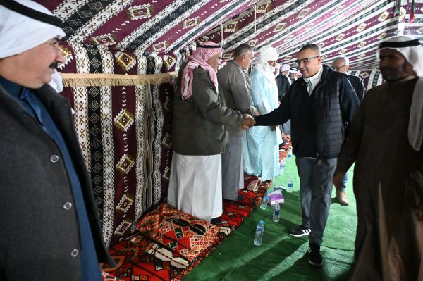 محافظ جنوب سيناء يشارك في مأدبة عشاء القبائل والوفود المشاركين في مهرجان الهجن - 1 - سيناء الإخبارية