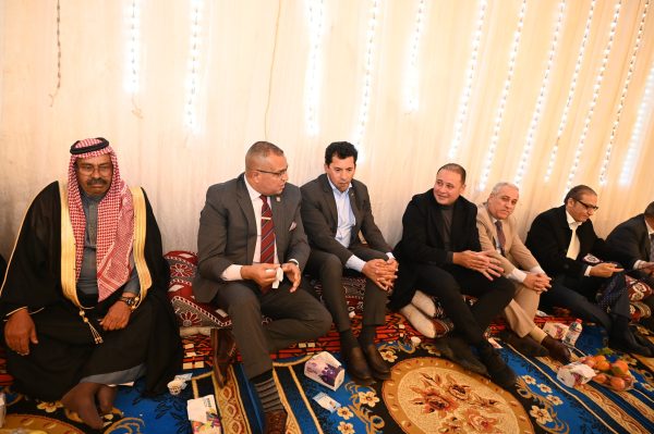 مهرجان الهجن بشرم الشيخ.. محافظ جنوب سيناء ووزير الشباب والرياضة يلتقيان القبائل العربية - 7 - سيناء الإخبارية
