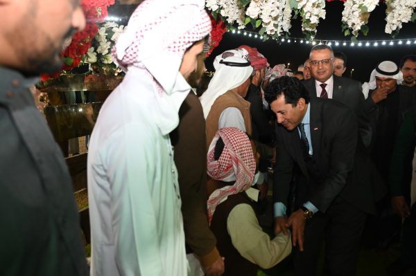 مهرجان الهجن بشرم الشيخ.. محافظ جنوب سيناء ووزير الشباب والرياضة يلتقيان القبائل العربية - 9 - سيناء الإخبارية