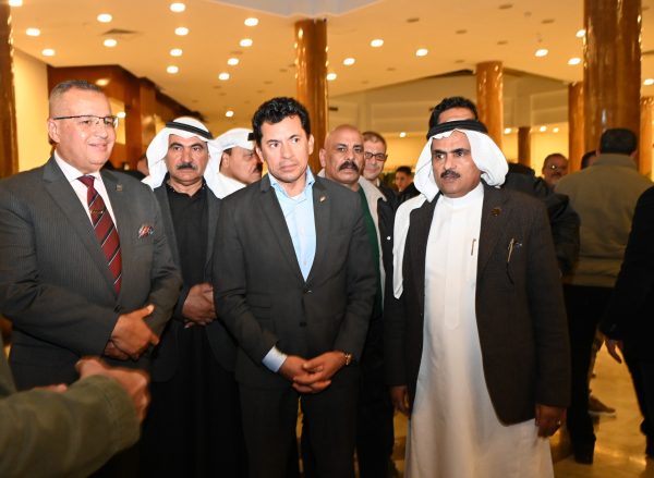 محافظ جنوب سيناء ووزير الرياضة يفتتحان الخيمة البدوية والبازارات بالمدينة الشبابية في شرم الشيخ - 3 - سيناء الإخبارية