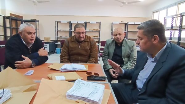 حمزة رضوان يتابع تطبيق مواصفات الورقة الامتحانية للشهادة الإعدادية في شمال سيناء - 1 - سيناء الإخبارية