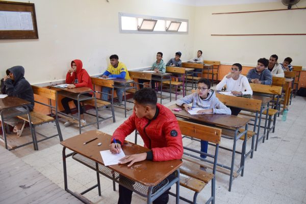 عتلم والباز يتفقدان لجان امتحانات الشهادة الإعدادية في لجان طور سيناء - 13 - سيناء الإخبارية