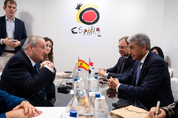 وزير السياحة يبحث مع نظيره الإسباني تعزيز التعاون المشترك في معرض FITUR2025 - 1 - سيناء الإخبارية