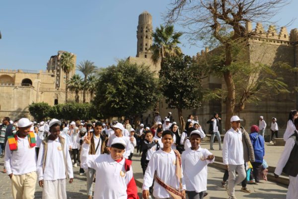 200 طفل من المحافظات الحدودية يزورون شارع المعز في إطار مشروع "أهل مصر" - 27 - سيناء الإخبارية