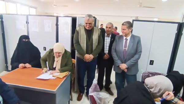 حمزة رضوان يتابع تصحيح امتحانات الشهادة الإعدادية في شمال سيناء - 3 - سيناء الإخبارية