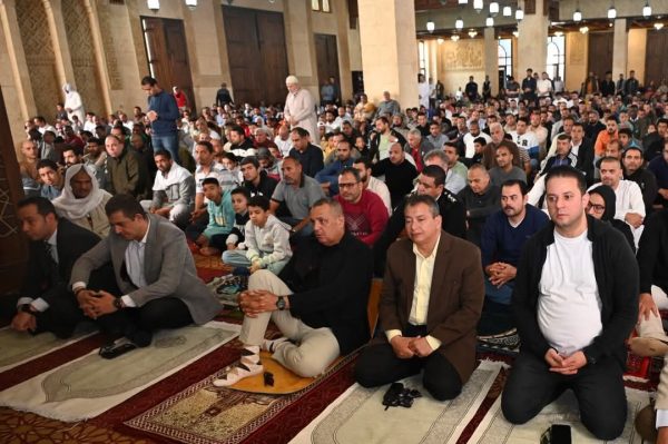محافظ جنوب سيناء يستمع لشكاوى المواطنين بحي النور في شرم الشيخ - 1 - سيناء الإخبارية