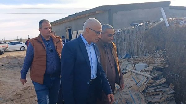 محافظ شمال سيناء يفتتح محطة تحلية مياه بحي المناخ ويزور أسرة متضررة من الإرهاب بالشلاق - 1 - سيناء الإخبارية