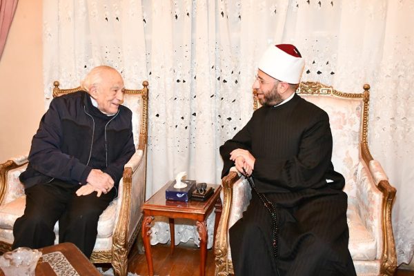 وزير الأوقاف يفاجئ الفنان رشوان توفيق بزيارته في منزله.. صور - 17 - سيناء الإخبارية