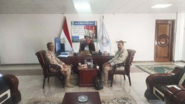 رئيس مدينة أبو زنيمة يجتمع مع وفد الهيئة الهندسية لمتابعة تنفيذ قانون التصالح - 3 - سيناء الإخبارية