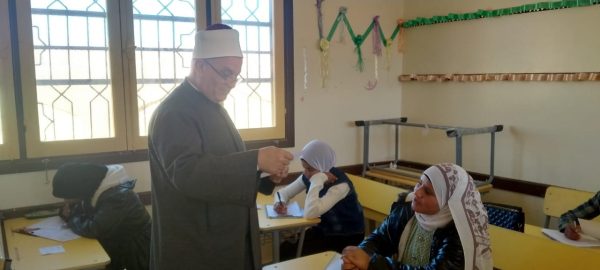مدير منطقة شمال سيناء الأزهرية يتابع ختام امتحانات الشهادة الإعدادية بالعريش وبئر العبد - 3 - سيناء الإخبارية