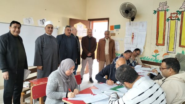 السايس يتفقد أعمال تصحيح الشهادة الإعدادية الأزهرية بمعهد بنين العريش الجديد - 5 - سيناء الإخبارية