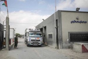 إدخال 210 شاحنة إلى قطاع غزة من بينها 12 شاحنة وقود وغاز للطهي - 1 - سيناء الإخبارية