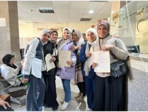 إقبال المواطنين بأعداد كبيرة لجمع التوكيلات لتأسيس حزب الجبهة الوطنية بالعريش - 5 - سيناء الإخبارية