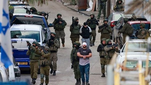 قوات الاحتلال تقتحم غشرات المنازل وتعتقل أكثر من 30 فلسطينياً في الضفة الغربية - 3 - سيناء الإخبارية