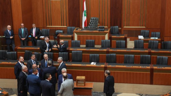 بحضور 100 نائب.. جلسة ساخنة في مجلس النواب اللبناني لانتخاب رئيس جديد للبلاد - 3 - سيناء الإخبارية