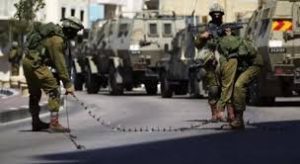الجيش الإسرائيلي ينصب حاجزا عسكريا غرب بيت لحم بالضفة الغربية - 1 - سيناء الإخبارية