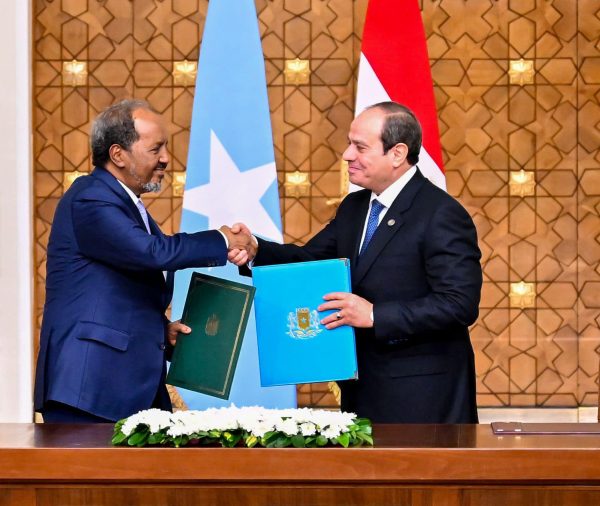 الرئيس السيسي يستقبل نظيره الصومالي ويوقعان إعلانًا سياسيًا لرفع العلاقات إلى مستوى الشراكة الاستراتيجية - 3 - سيناء الإخبارية